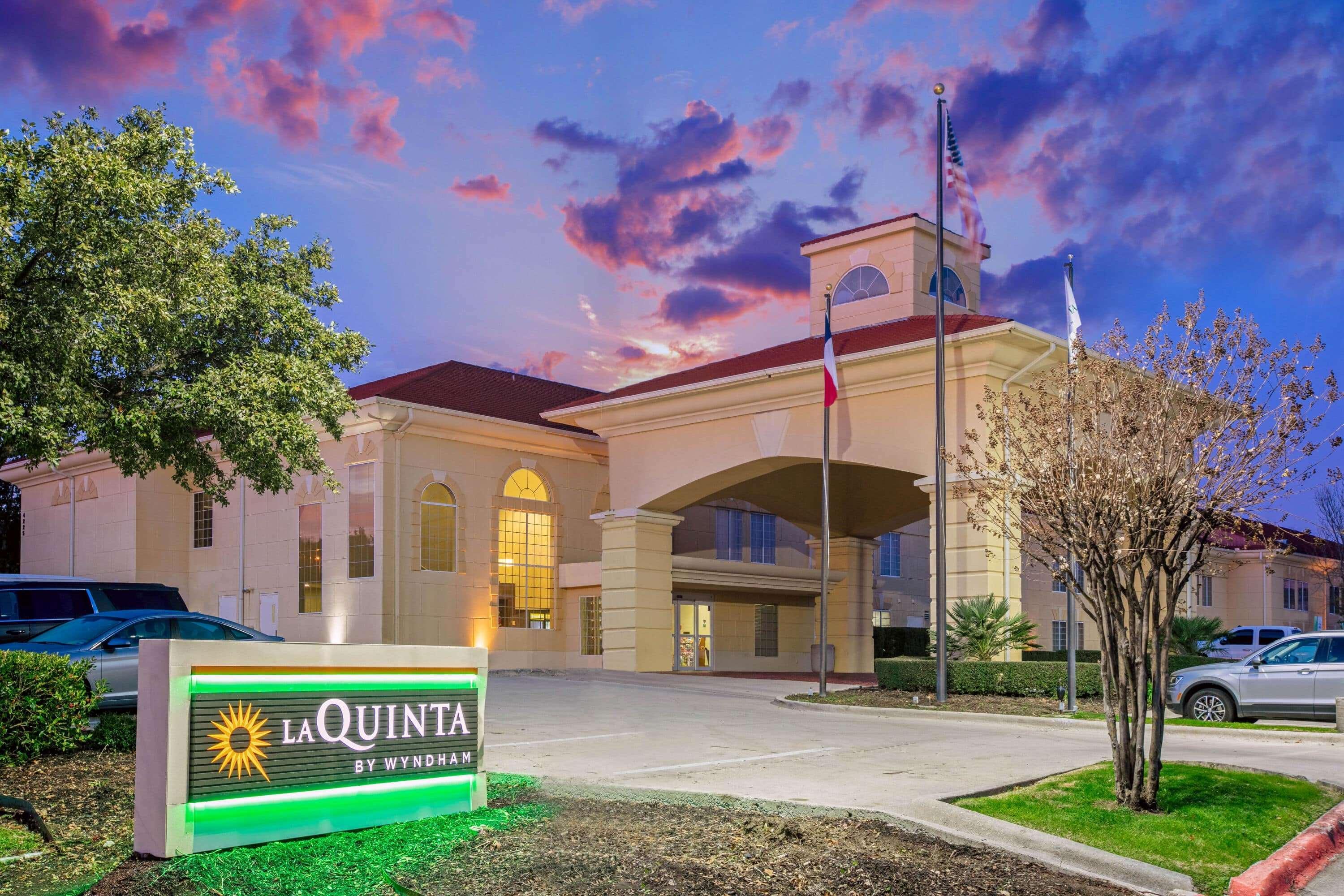 La Quinta By Wyndham Dallas - Las Colinas Hotel Irving Eksteriør billede